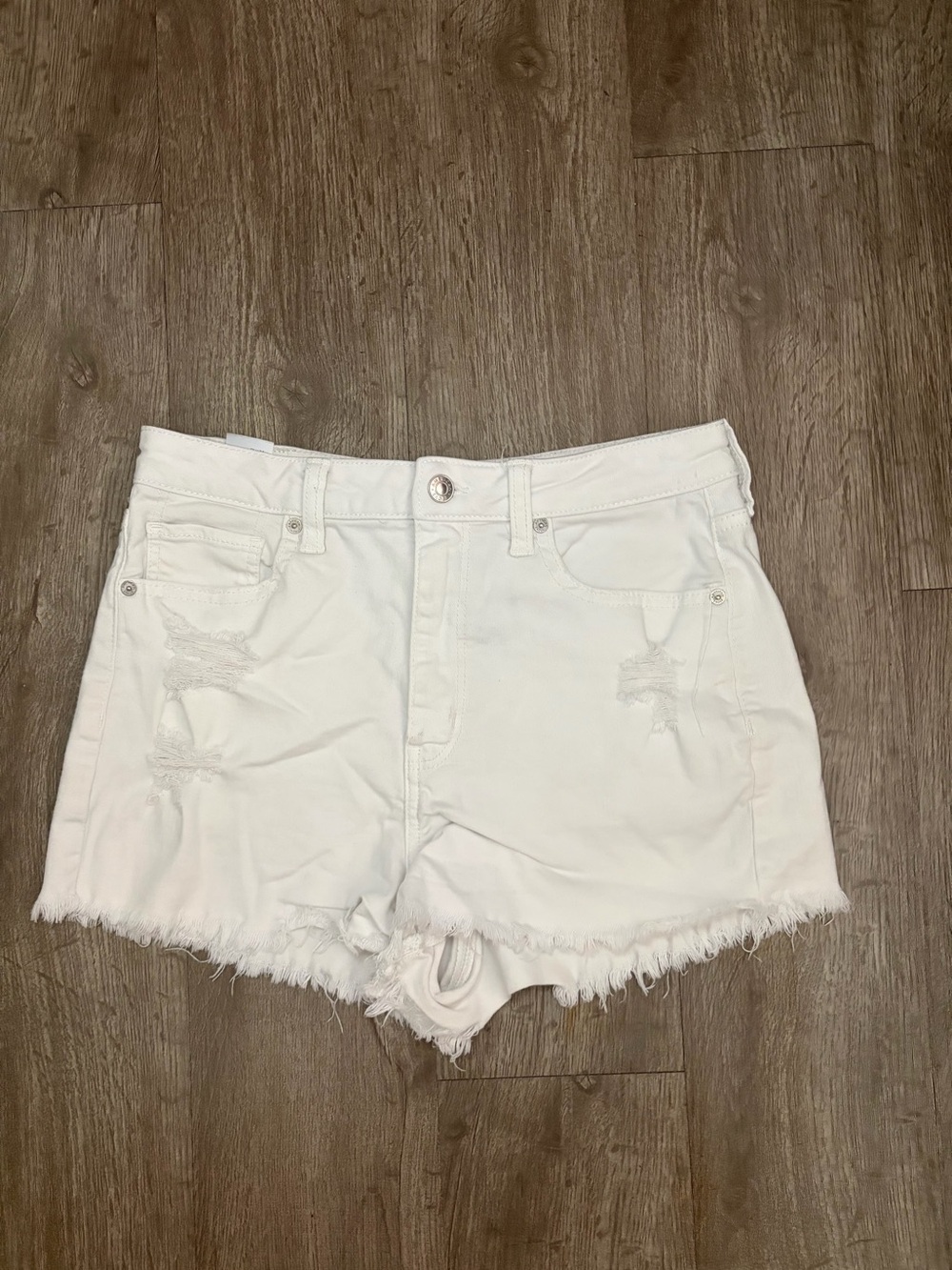 American Eagle Mom Short Women’s Size 6 White Denim Shorts Distressed High Rise